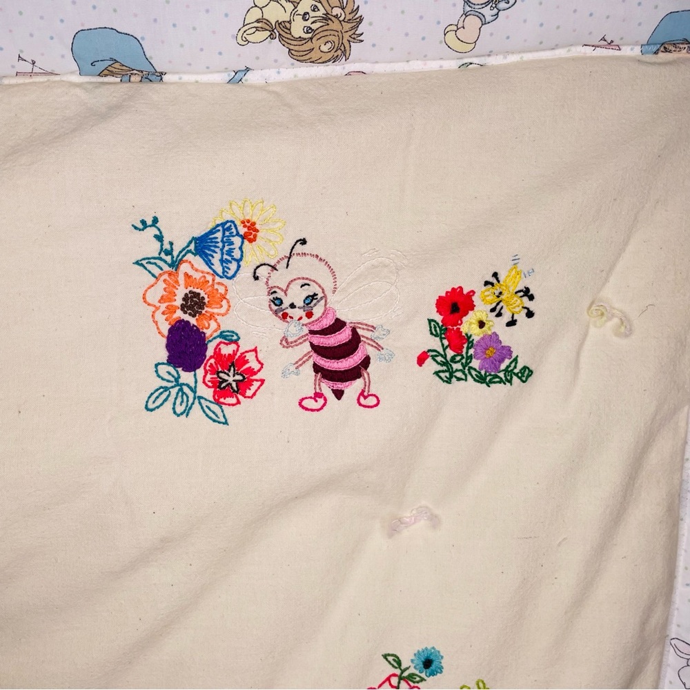 Vintage hand embroidered baby quilt with birds and animals precious moments - Picture 6 of 12